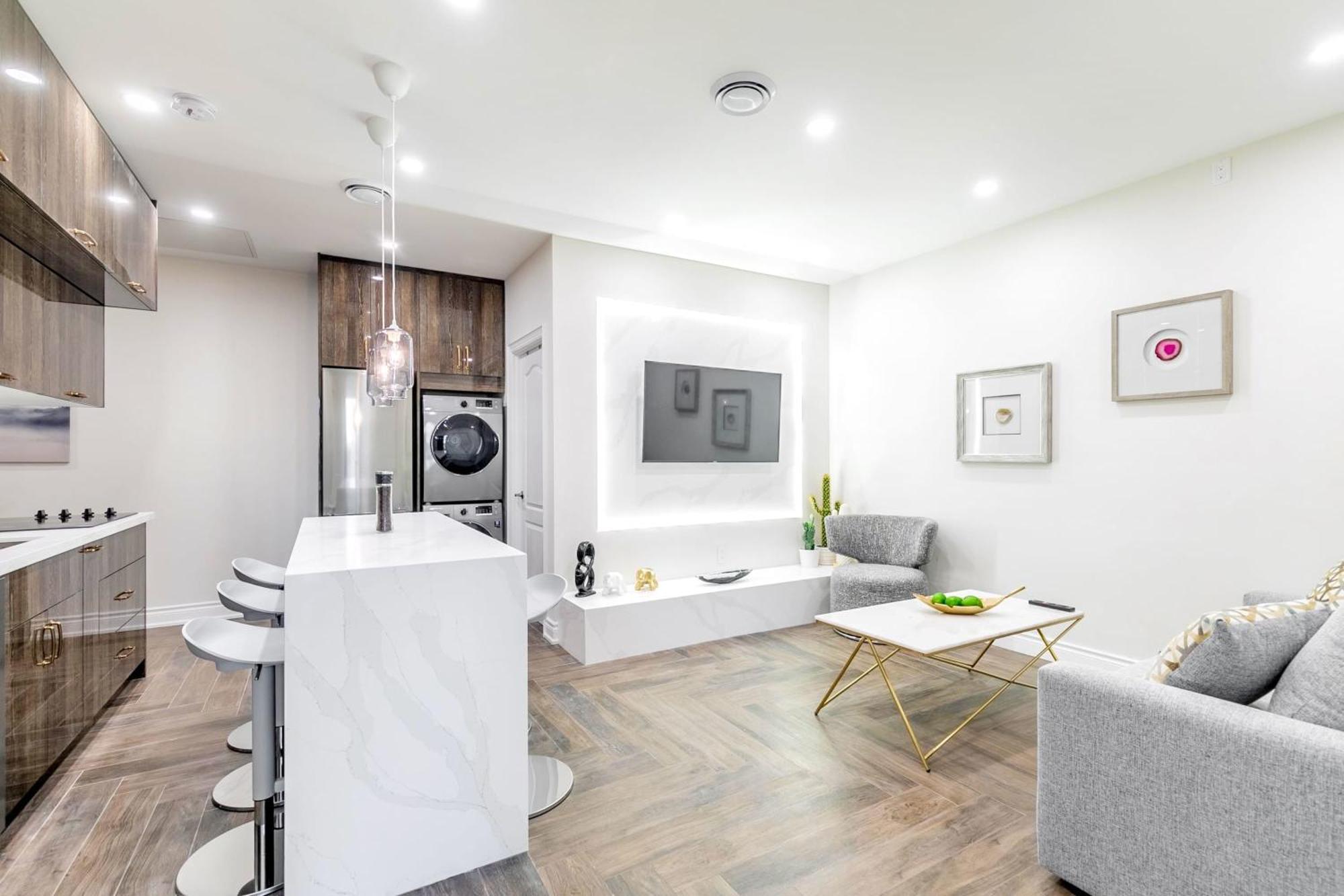 Modern Pet-Friendly Chinatown Apartment Toronto Luaran gambar