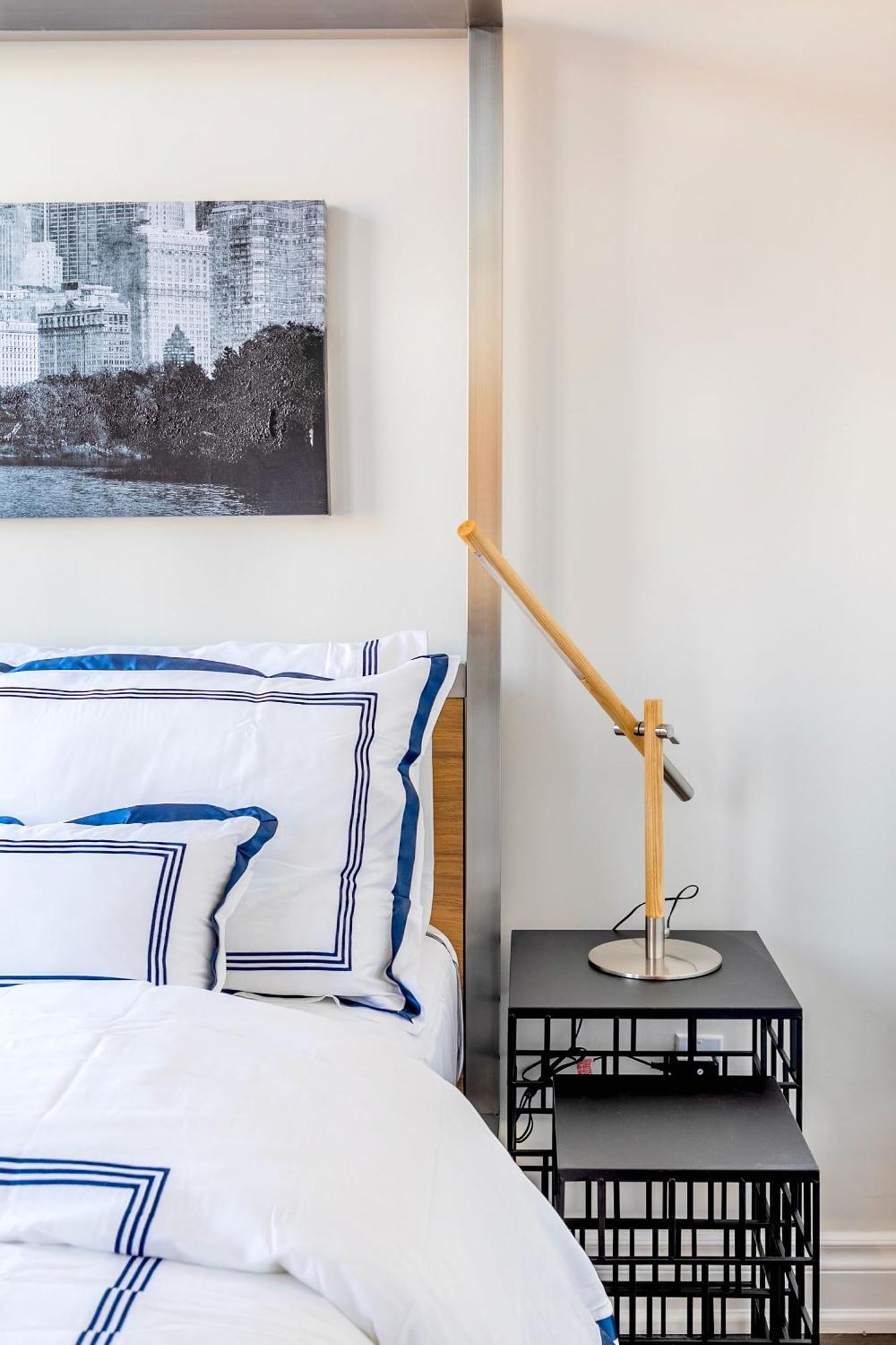 Modern Pet-Friendly Chinatown Apartment Toronto Luaran gambar