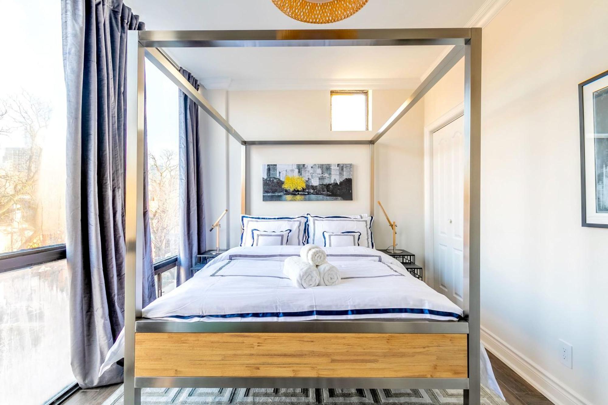 Modern Pet-Friendly Chinatown Apartment Toronto Luaran gambar